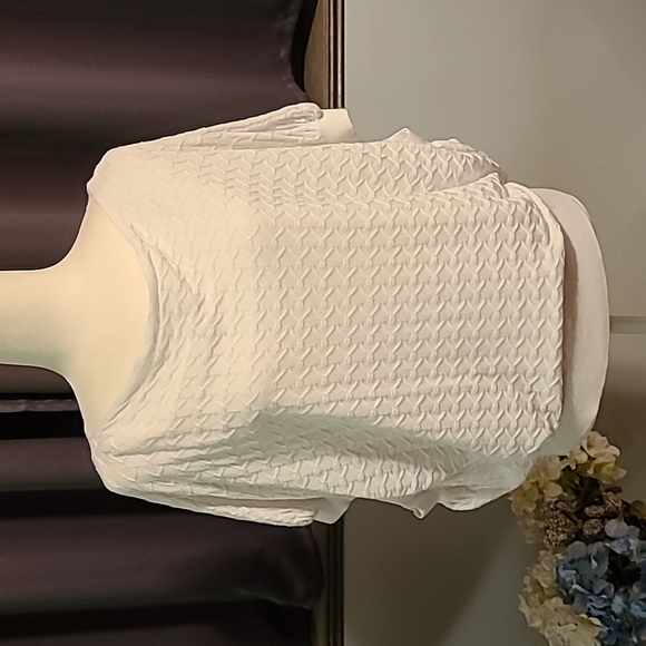 Smash! NWT White Lightweight Sweater - Small - Picture 2 of 10